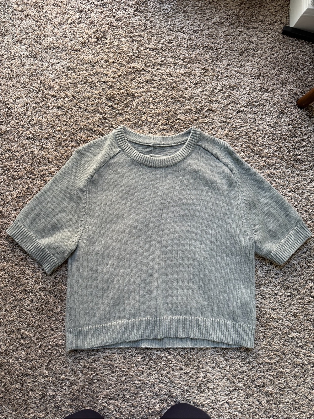 NWOT Abercrombie & Fitch Short-Sleeve Knit Sweater in Light Sage